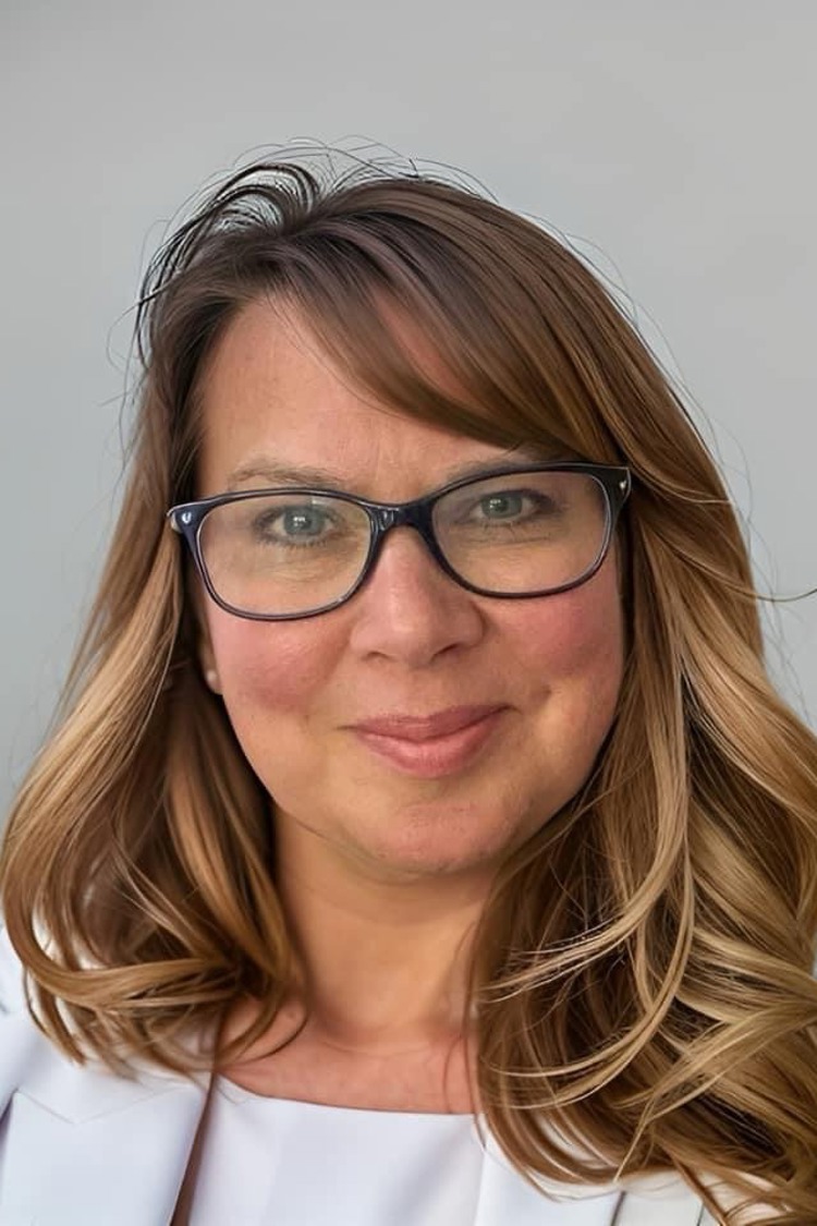 Portrait of Tannis Ross