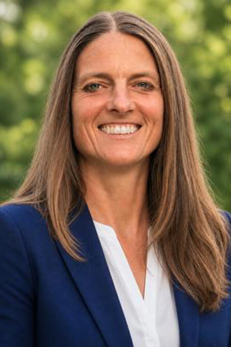 Portrait of Dina Hensel Curran