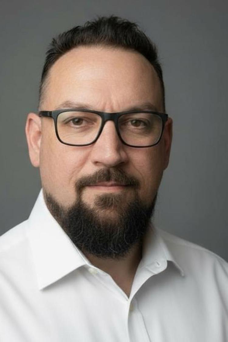 Portrait of Rob Hammond