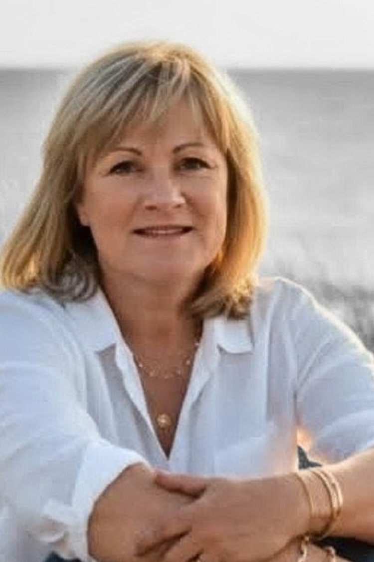 Portrait of Cindy Timmons